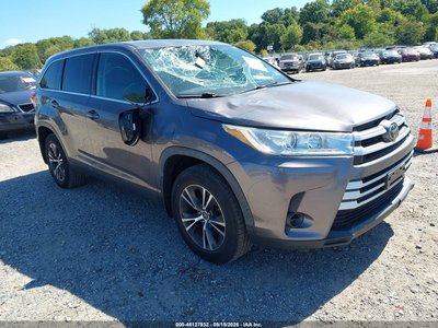 5TDBZRFH0KS****** 2019 Toyota Highlander