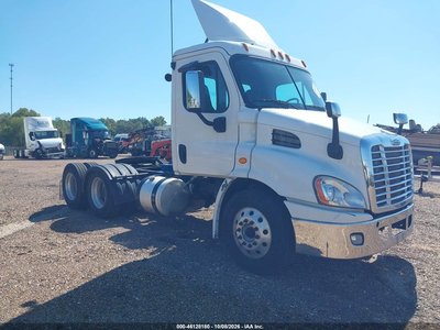 1FUJGBDV8GL****** 2016 Freightliner Cascadia 113