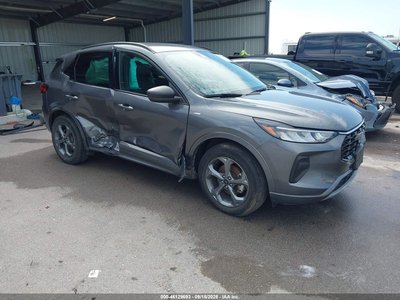 1FMCU0MN9PU****** 2023 Ford Escape