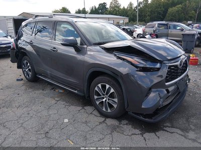 5TDGZRBH4NS****** 2022 Toyota Highlander