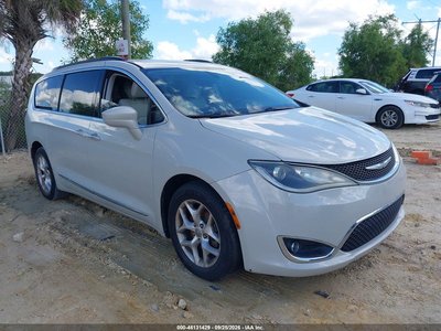 2C4RC1BG0HR****** 2017 Chrysler Pacifica