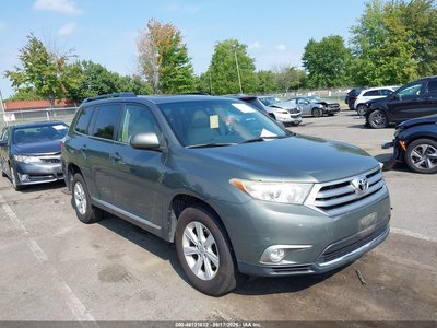 5TDBK3EH2DS****** 2013 Toyota Highlander