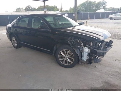 1VWAS7A38GC****** 2016 Volkswagen Passat