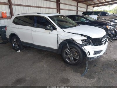 3VV3B7AX1LM****** 2020 Volkswagen Tiguan