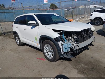 5TDZKRFH6GS****** 2016 Toyota Highlander