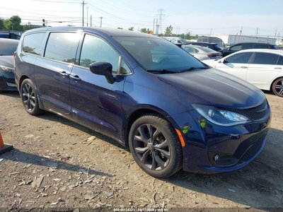 2C4RC1FG5KR****** 2019 Chrysler Pacifica