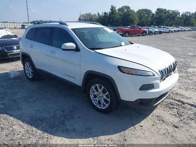 1C4PJLCB3GW****** 2016 Jeep Cherokee