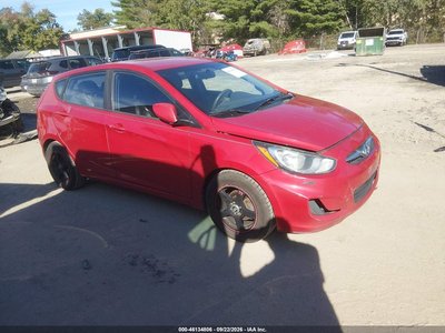 KMHCT5AE6DU****** 2013 Hyundai Accent