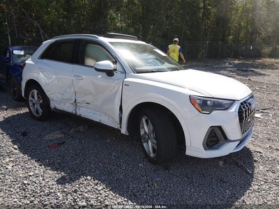 WA1DECF35M1****** 2021 Audi Q3