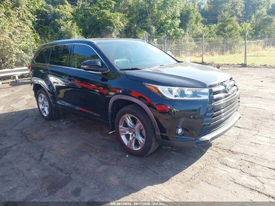 5TDDZRFH6KS****** 2019 Toyota Highlander