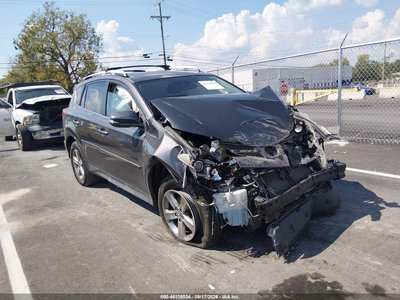2T3WFREV7FW****** 2015 Toyota RAV4