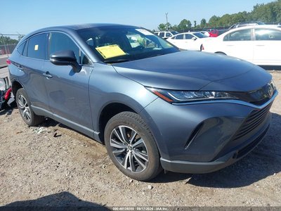 JTEAAAAH9NJ****** 2022 Toyota Venza