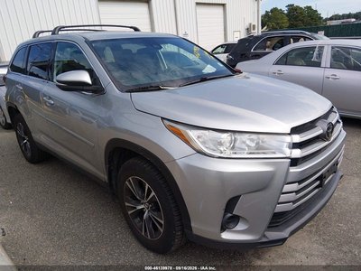 5TDBZRFH3KS****** 2019 Toyota Highlander