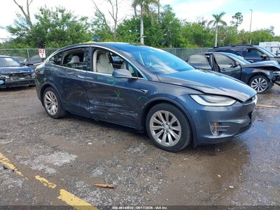 5YJXCDE26JF****** 2018 Tesla Model X
