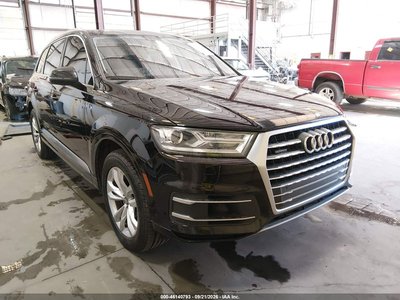 WA1AAAF73HD****** 2017 Audi Q7