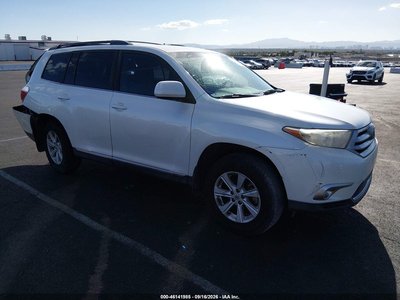 5TDZK3EH3BS****** 2011 Toyota Highlander