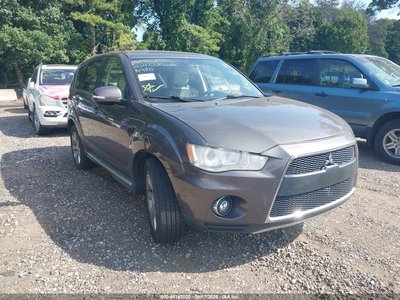 JA4JT5AX9BU****** 2011 Mitsubishi Outlander