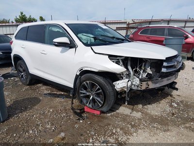 5TDZZRFH8KS****** 2019 Toyota Highlander