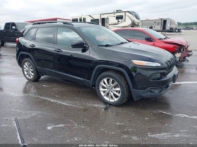 1C4PJMDS1HW****** 2017 Jeep Cherokee
