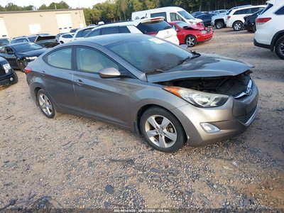 5NPDH4AE2DH****** 2013 Hyundai Elantra