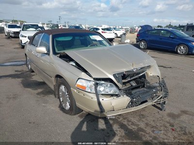 2LNHM82W48X****** 2008 Lincoln Town Car