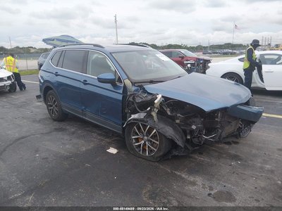 3VV3B7AX4KM****** 2019 Volkswagen Tiguan