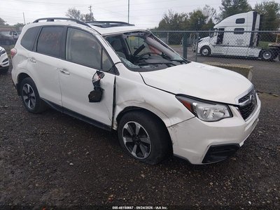 JF2SJAGC0JH****** 2018 Subaru Forester