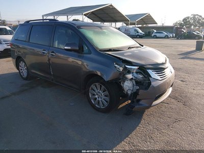 5TDYK3DC8FS****** 2015 Toyota Sienna