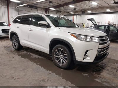 5TDJZRFH4JS****** 2018 Toyota Highlander
