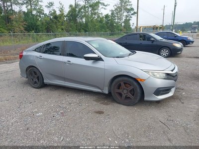 2HGFC2F58JH****** 2018 Honda Civic