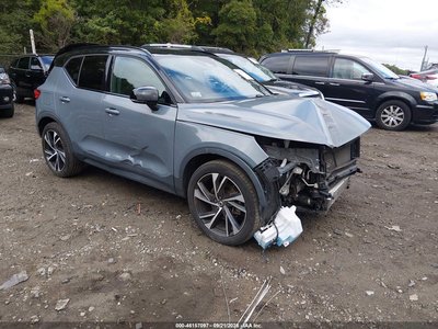 YV4162UM9L2****** 2020 Volvo XC40