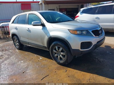 5XYKT3A15BG****** 2011 Kia Sorento
