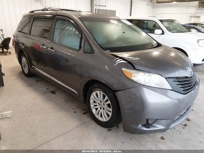 5TDYK3DC4FS****** 2015 Toyota Sienna