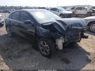 3KPF24AD2ME****** 2021 Kia Forte