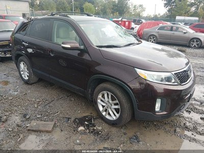 5XYKT4A60FG****** 2015 Kia Sorento