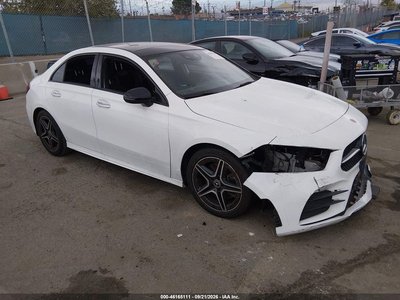 WDD3G4EB2KW****** 2019 Mercedes-Benz A-Class