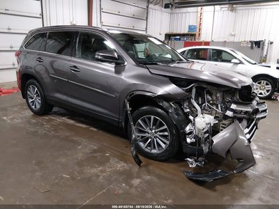 5TDJZRFH7KS****** 2019 Toyota Highlander
