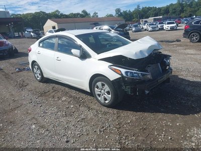 3KPFK4A71JE****** 2018 Kia Forte