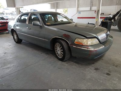 1LNHM81W44Y****** 2004 Lincoln Town Car