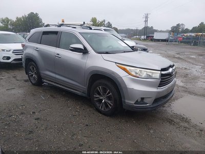 5TDJKRFH5GS****** 2016 Toyota Highlander