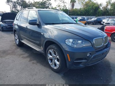 5UXZV8C58DL****** 2013 BMW X5