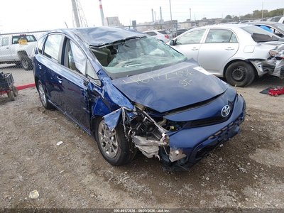 JTDZN3EU3FJ****** 2015 Toyota Prius V