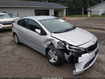3KPFK4A75HE****** 2017 Kia Forte