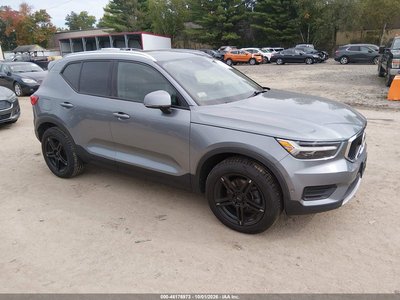 YV4162UKXK2****** 2019 Volvo XC40
