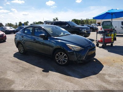 3MYDLBYV2JY****** 2018 Toyota Yaris