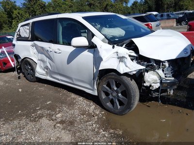 5TDXK3DC3CS****** 2012 Toyota Sienna