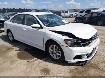 1VWAA7A3XJC****** 2018 Volkswagen Passat
