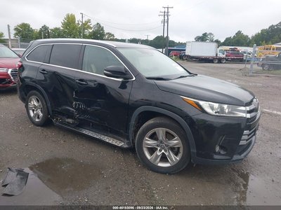 5TDDZRFH1JS****** 2018 Toyota Highlander