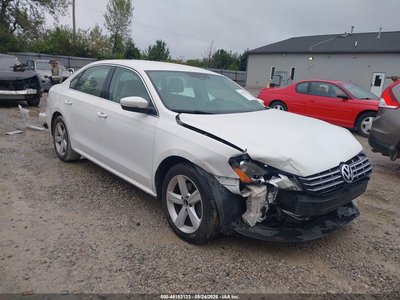 1VWBV7A3XFC****** 2015 Volkswagen Passat
