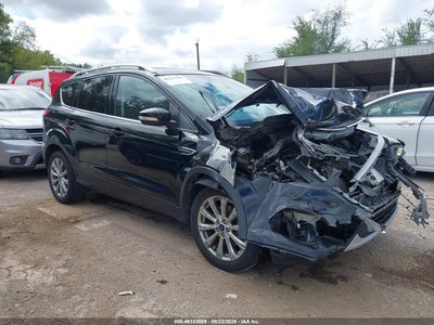 1FMCU9J91HU****** 2017 Ford Escape
